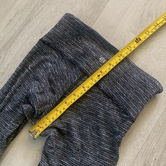 Lulu Lemon Tight Size 4 Wunder Under Low Rise Luon Variegated Knit Black Heather - Picture 6 of 12